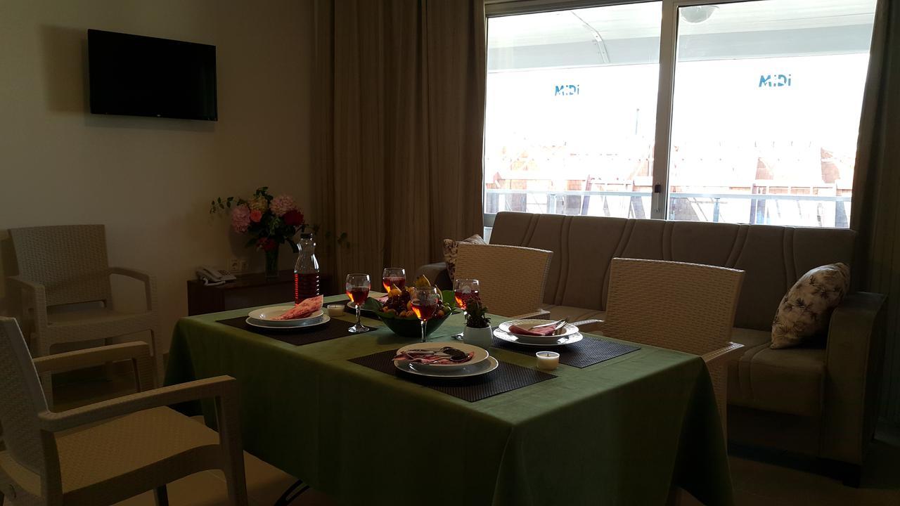 Midi̇ Family Sui̇Tes Apart Otel